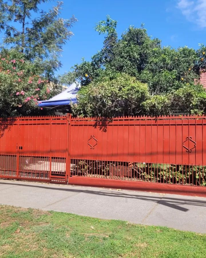 Oportunidad casa esquina comercial Ñuñoa 4d+2b+2estc — Ñuñoa