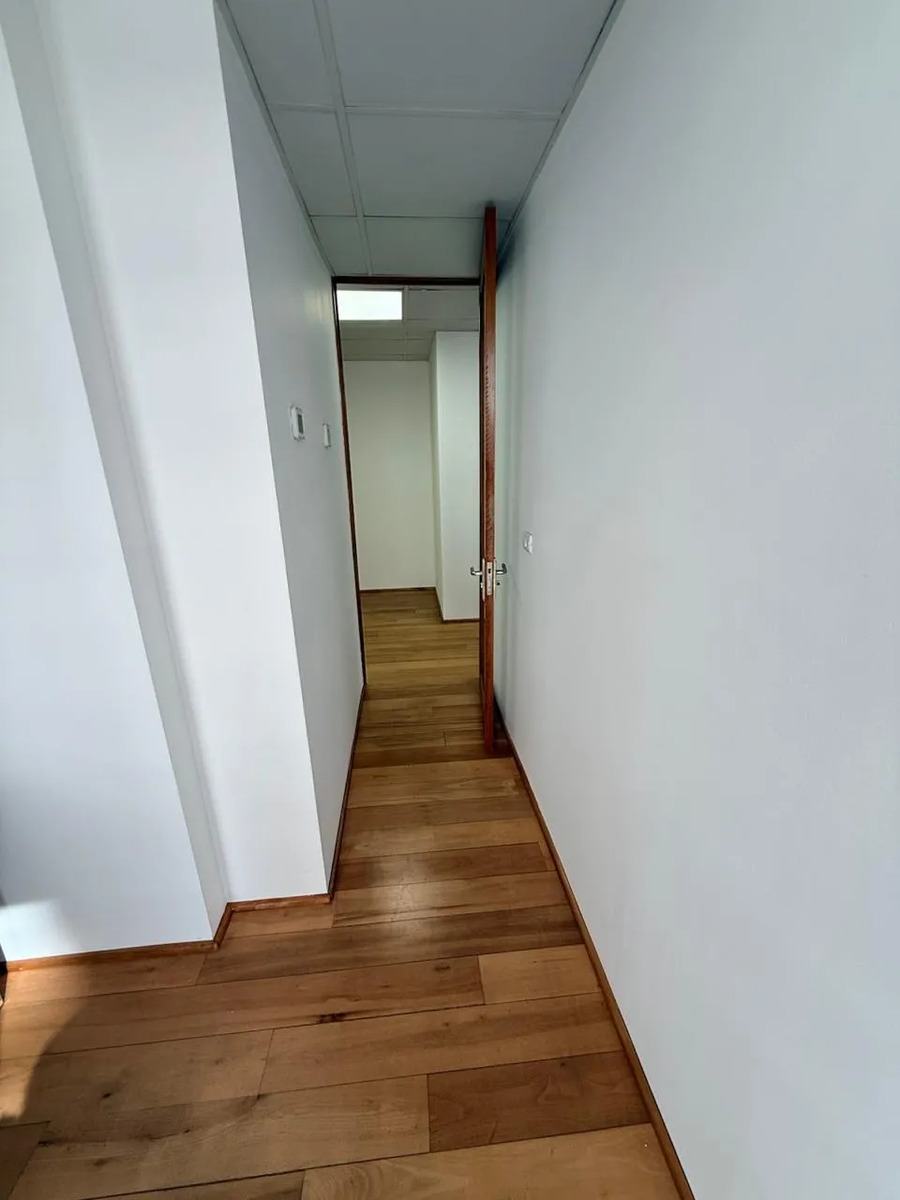 Oficina amoblada en arriendo 5p, 2b, kitchenette, Providencia (bajó de precio) — foto 5