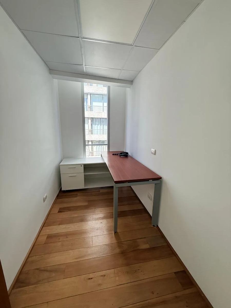 Oficina amoblada en arriendo 5p, 2b, kitchenette, Providencia (bajó de precio) — foto 6